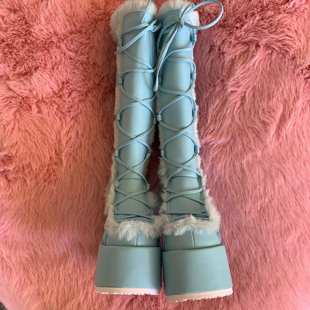 New Demonia x Dolls Kill Baby Blue Faux Fur Boots - Picture 6 of 8